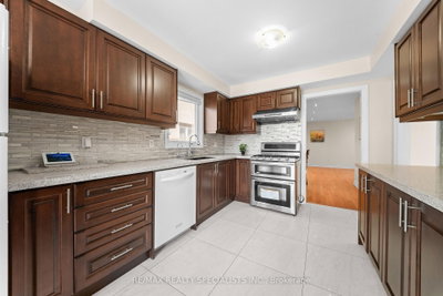 6386 Longspur Mississauga,ON L5N 6H1 — Photo 12