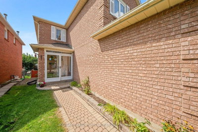 6386 Longspur Road • Mississauga, ON photo 4