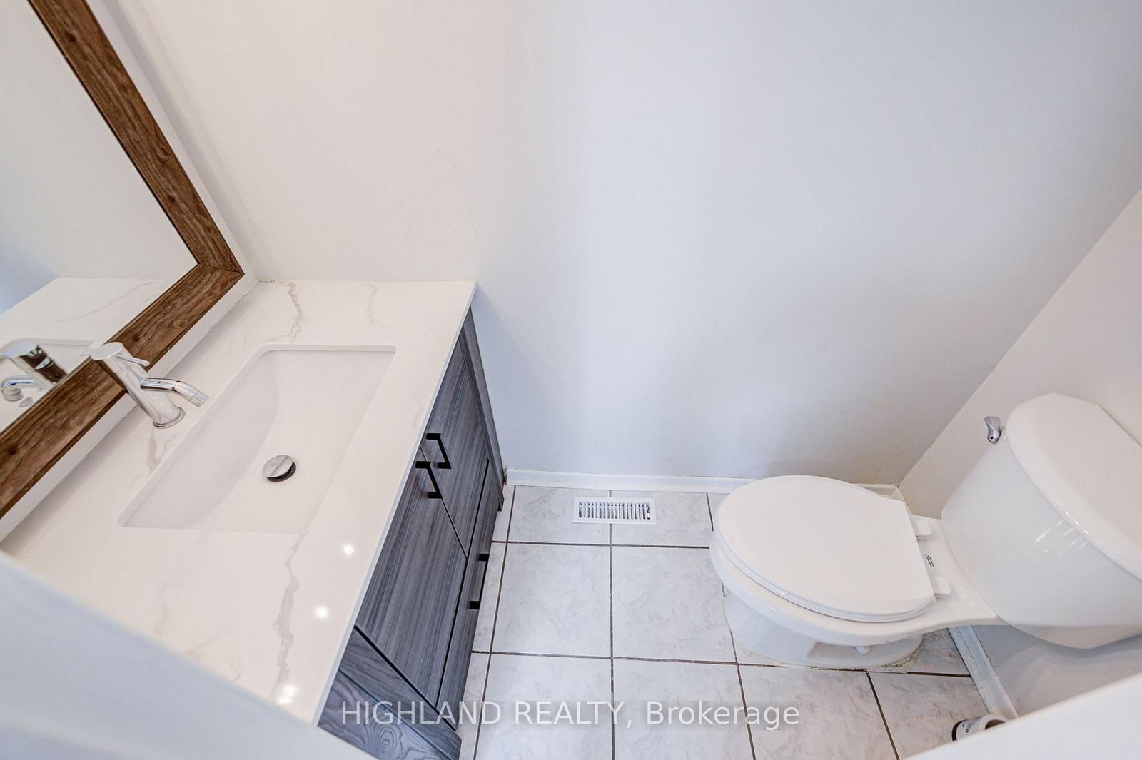 2032 Glenada Crescent • Oakville, ON photo 13