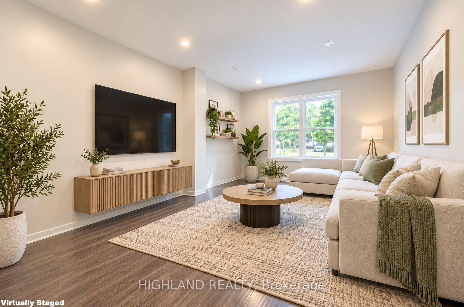 2032 Glenada Crescent • Oakville, ON photo 2