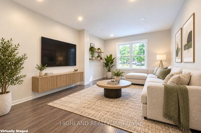 2032 Glenada Crescent • Oakville, ON photo 2