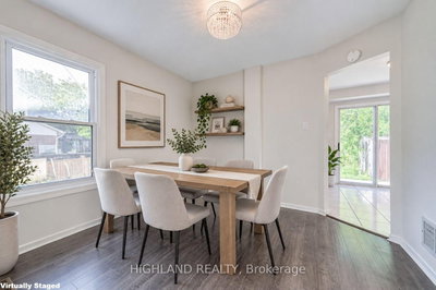 2032 Glenada Crescent • Oakville, ON photo 3