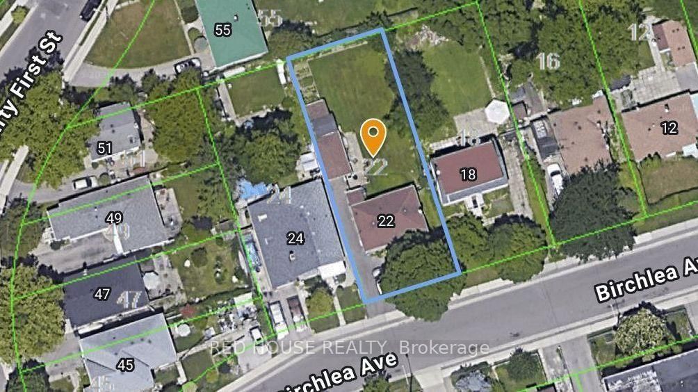 22 Birchlea Avenue • Toronto, ON photo 9