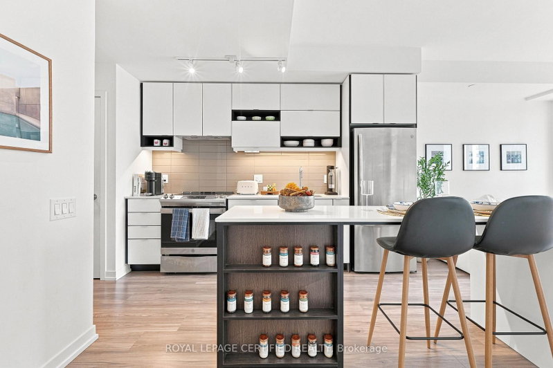 2112 - 4065 Confederation Parkway