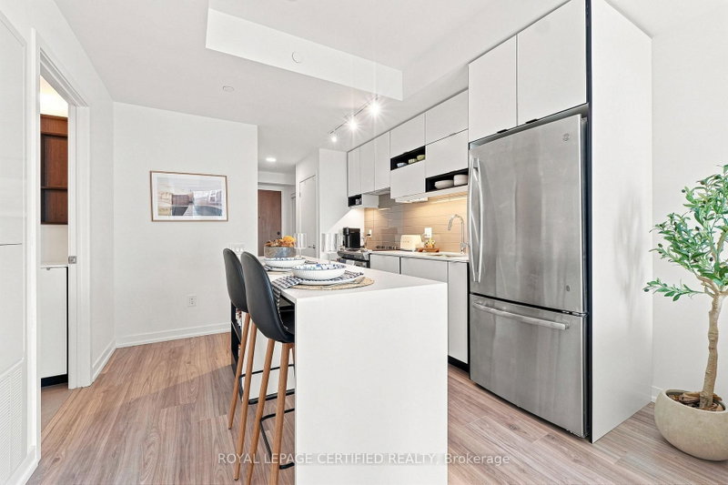 2112 - 4065 Confederation Parkway