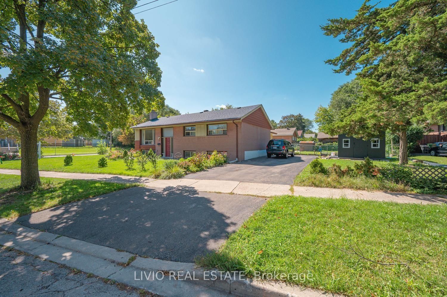 40 Barford Road • Toronto, ON photo 7