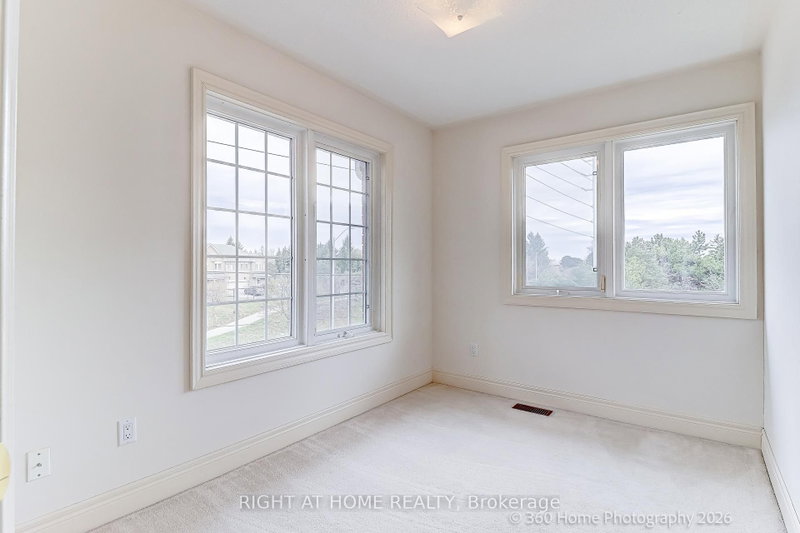 1130 Cawthra Mississauga,ON L5G 4V7 — Photo 9