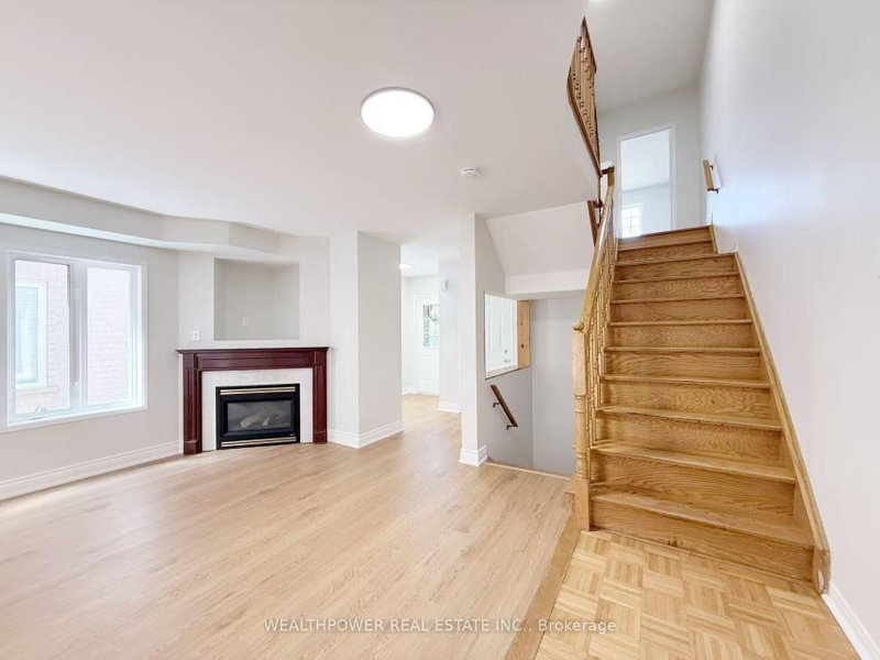 567 Summer Park Crescent