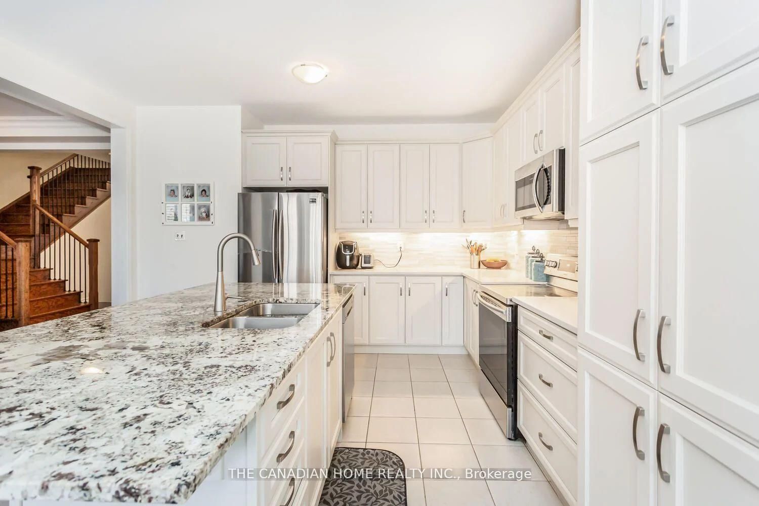 1261 Rose Way • Milton, ON photo 6