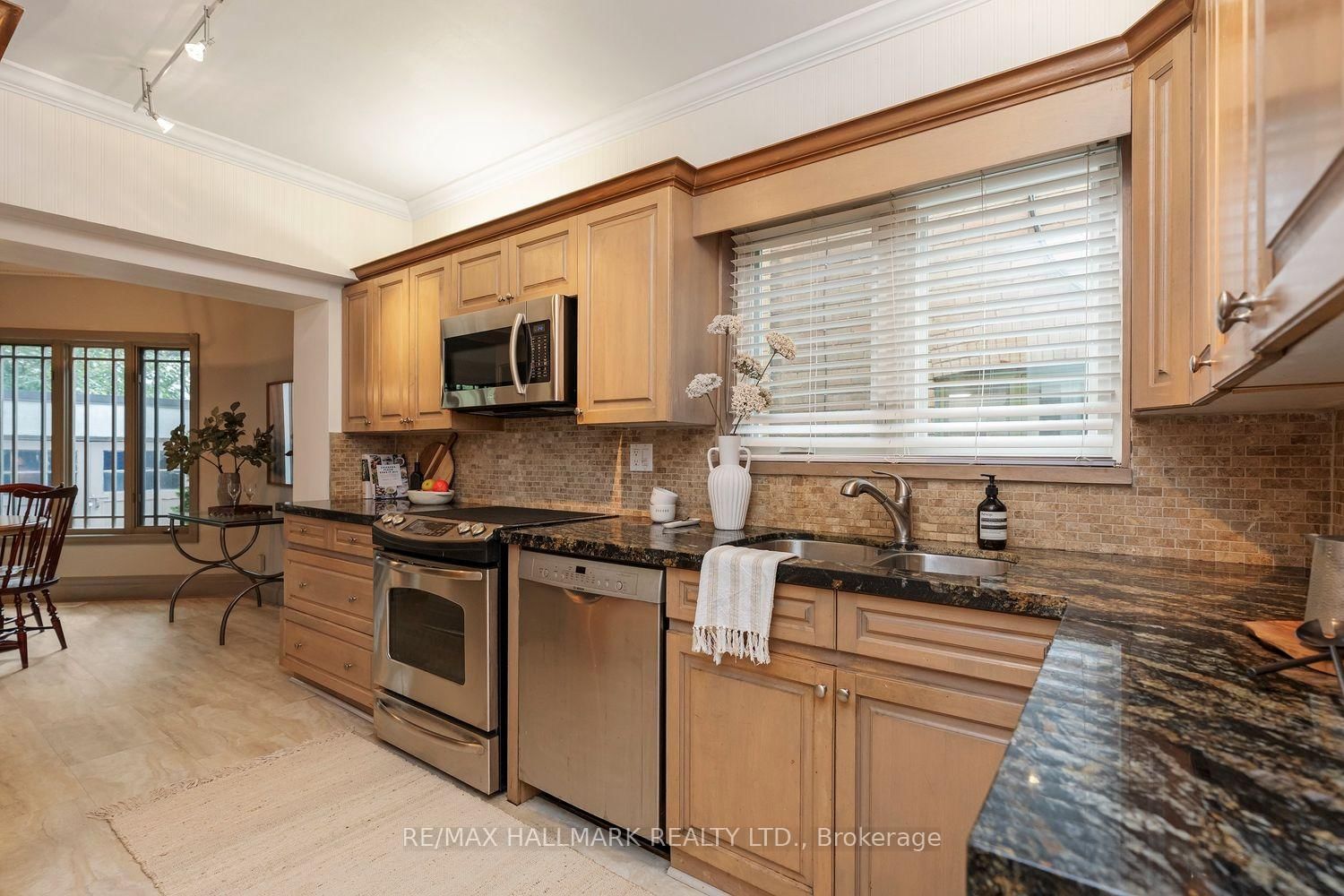 173 High Park Avenue • Toronto, ON photo 10