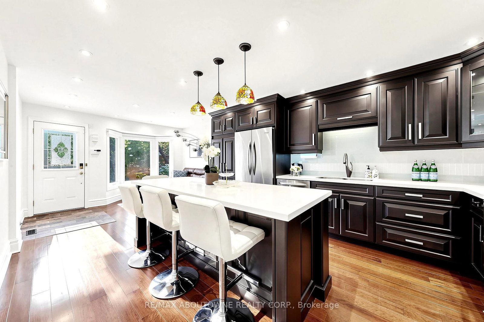 2072 Glenada Crescent • Oakville, ON photo 6