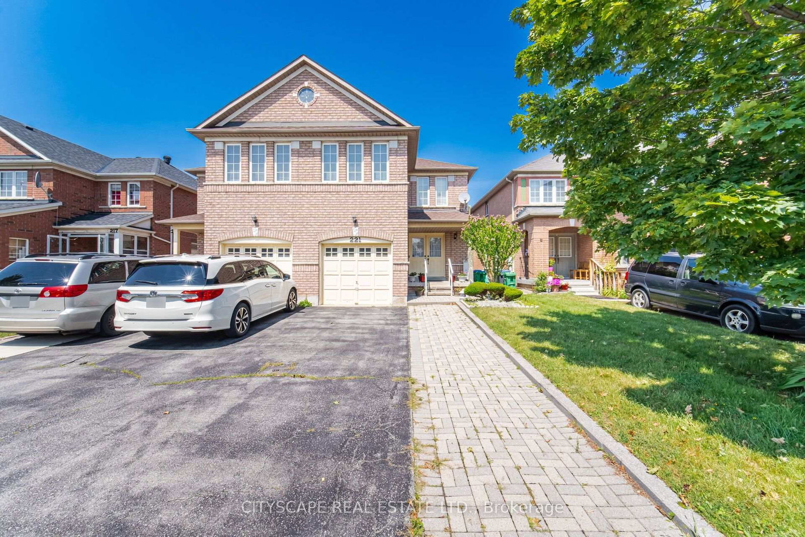 221 Richvale Drive S • Brampton, ON photo 3