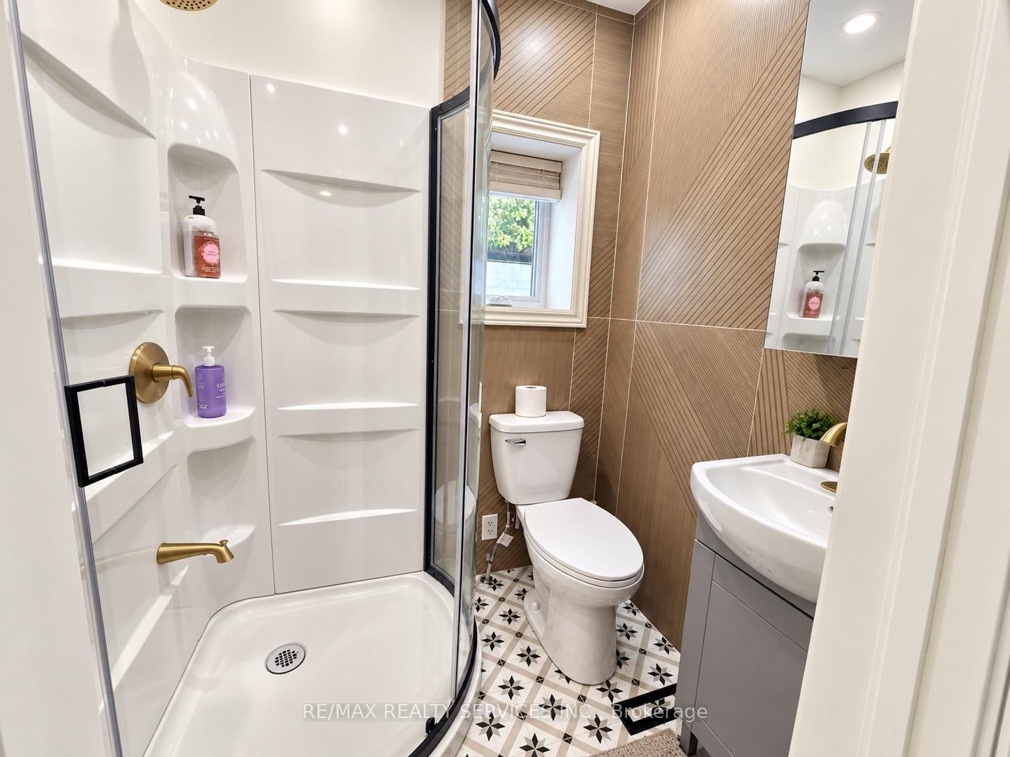 21 Mcintosh Avenue • Toronto, ON photo 14