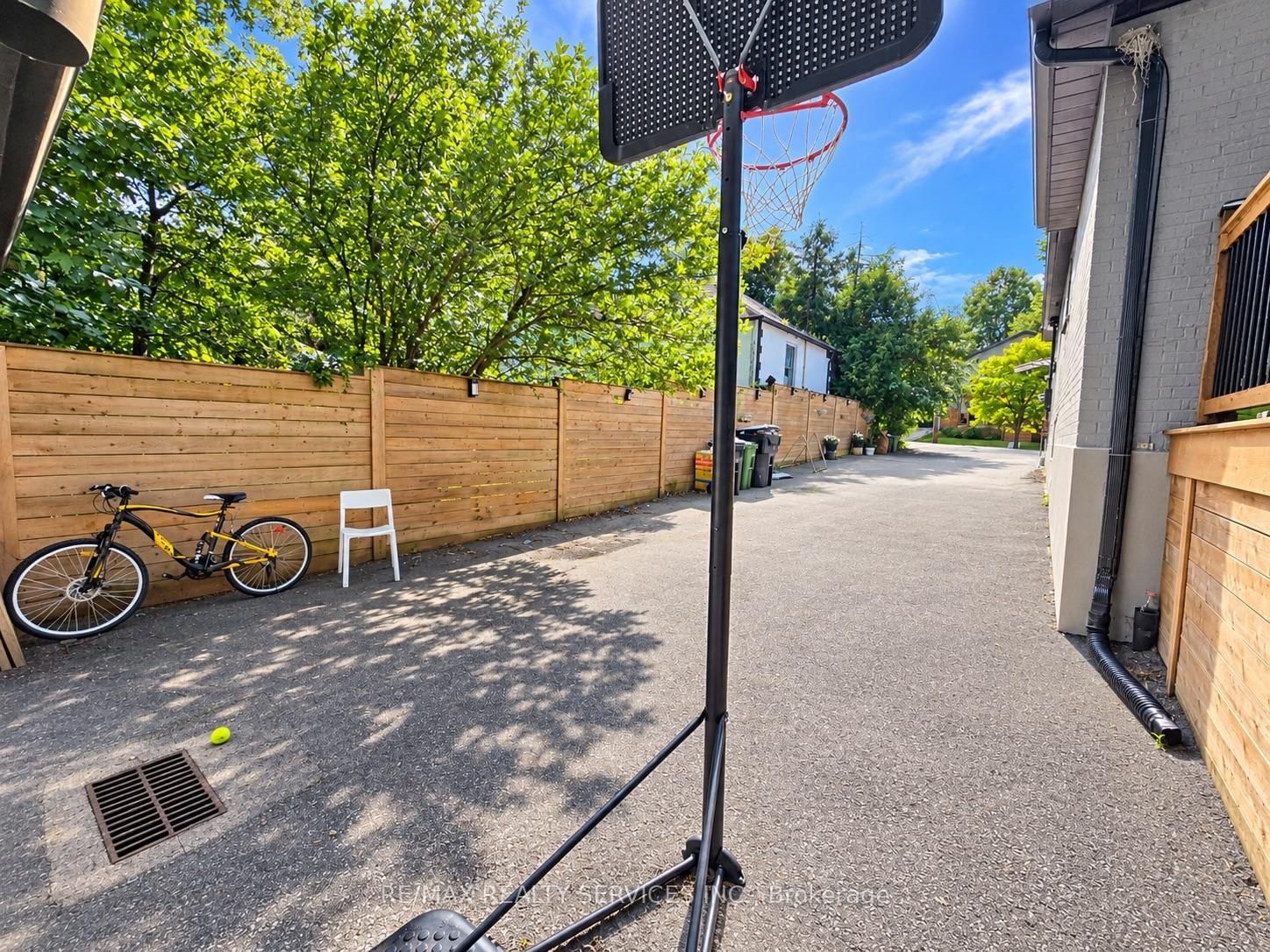 21 Mcintosh Avenue • Toronto, ON photo 26
