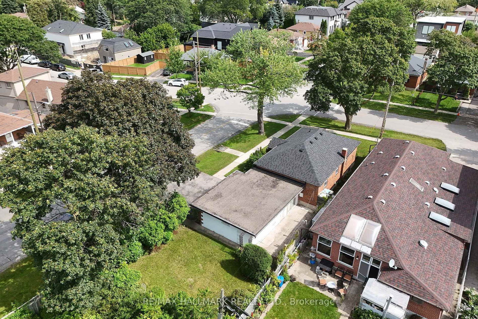 55 Athol Avenue • Toronto, ON photo 31