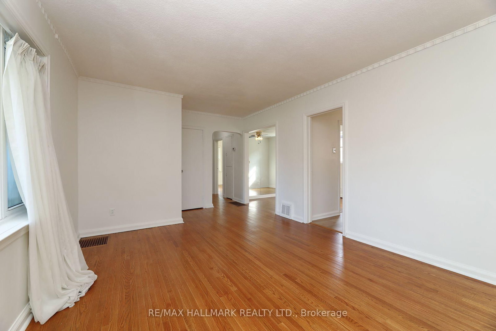 55 Athol Avenue • Toronto, ON photo 9