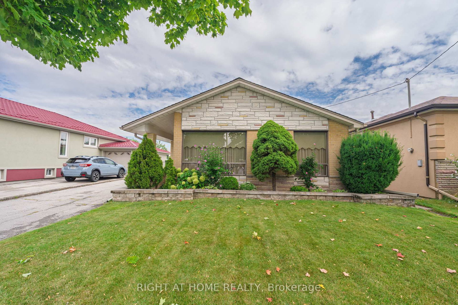 22 Monterrey Drive • Toronto, ON photo 2