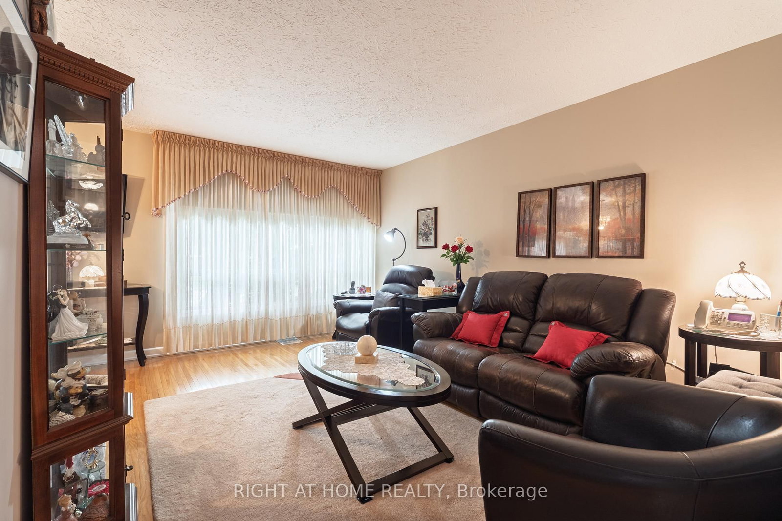22 Monterrey Drive • Toronto, ON photo 6