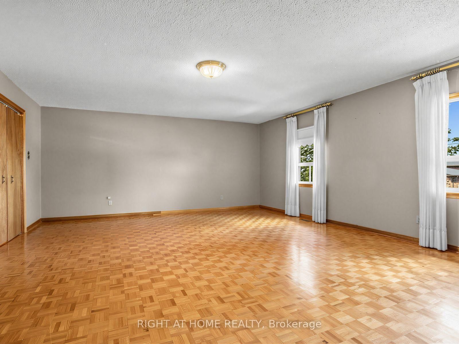 102 Judson Street • Toronto, ON photo 17