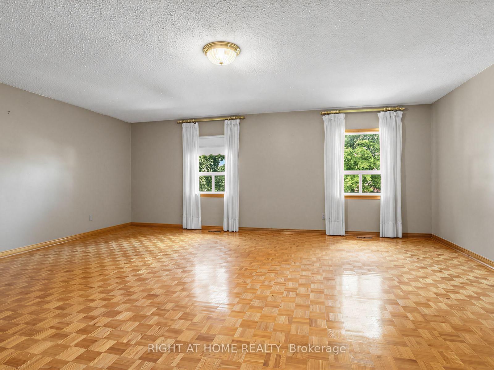 102 Judson Street • Toronto, ON photo 18
