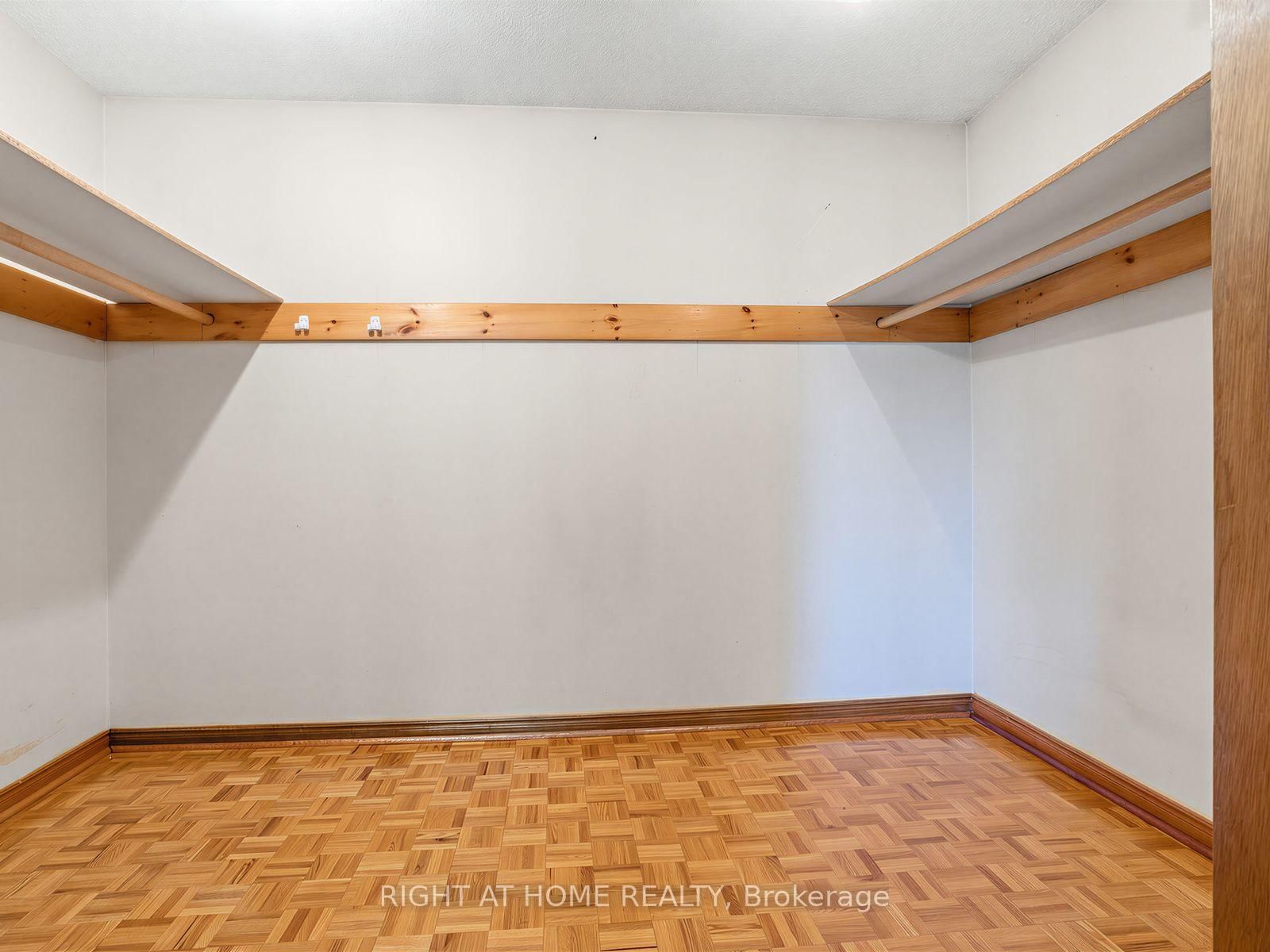 102 Judson Street • Toronto, ON photo 21