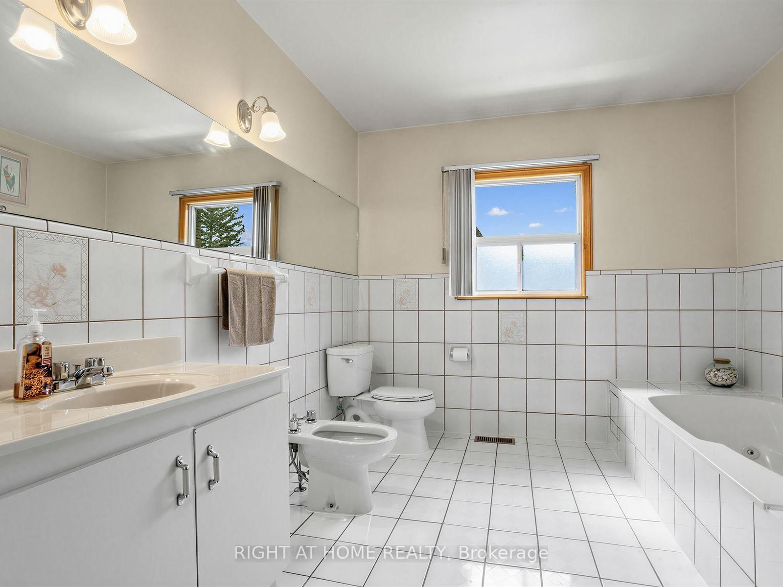 102 Judson Street • Toronto, ON photo 22