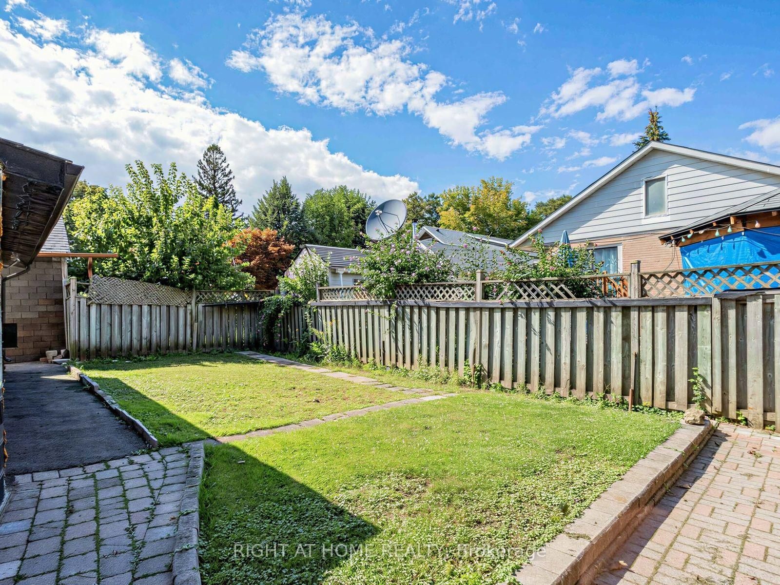102 Judson Street • Toronto, ON photo 38