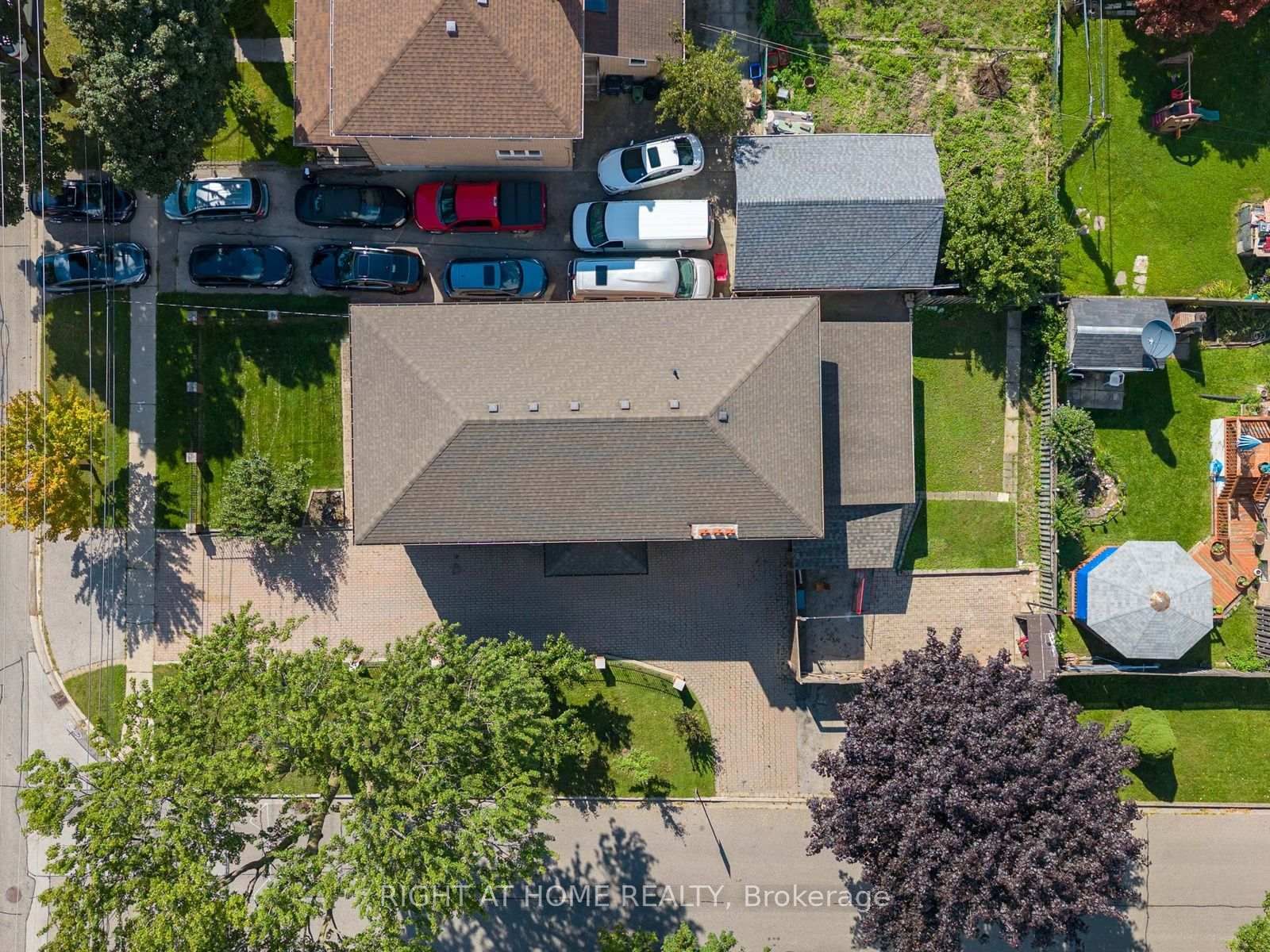 102 Judson Street • Toronto, ON photo 41