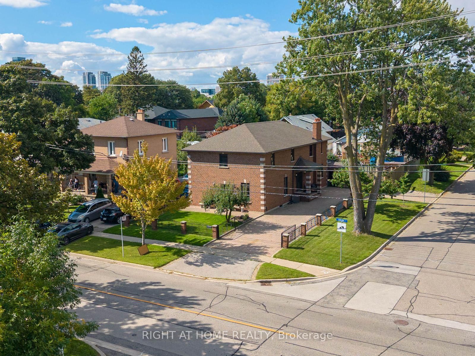 102 Judson Street • Toronto, ON photo 46