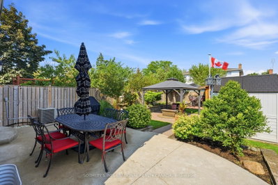2429 Whaley Whaley Drive • Mississauga, ON photo 3