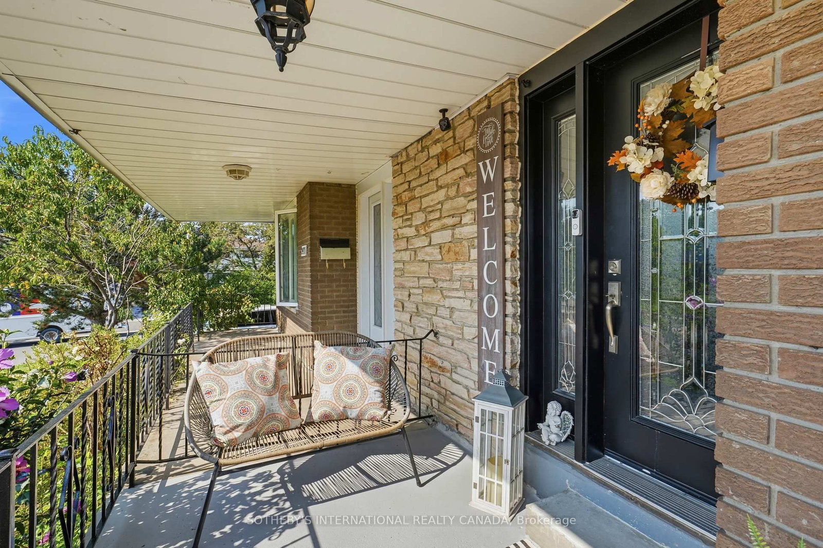 2429 Whaley Whaley Drive • Mississauga, ON photo 6