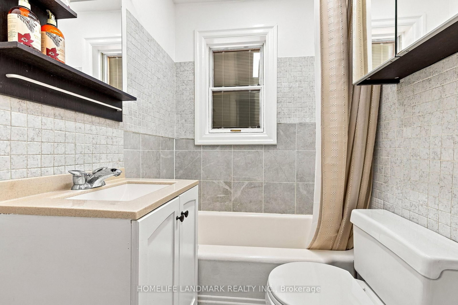 33 Ash Crescent • Toronto, ON photo 14