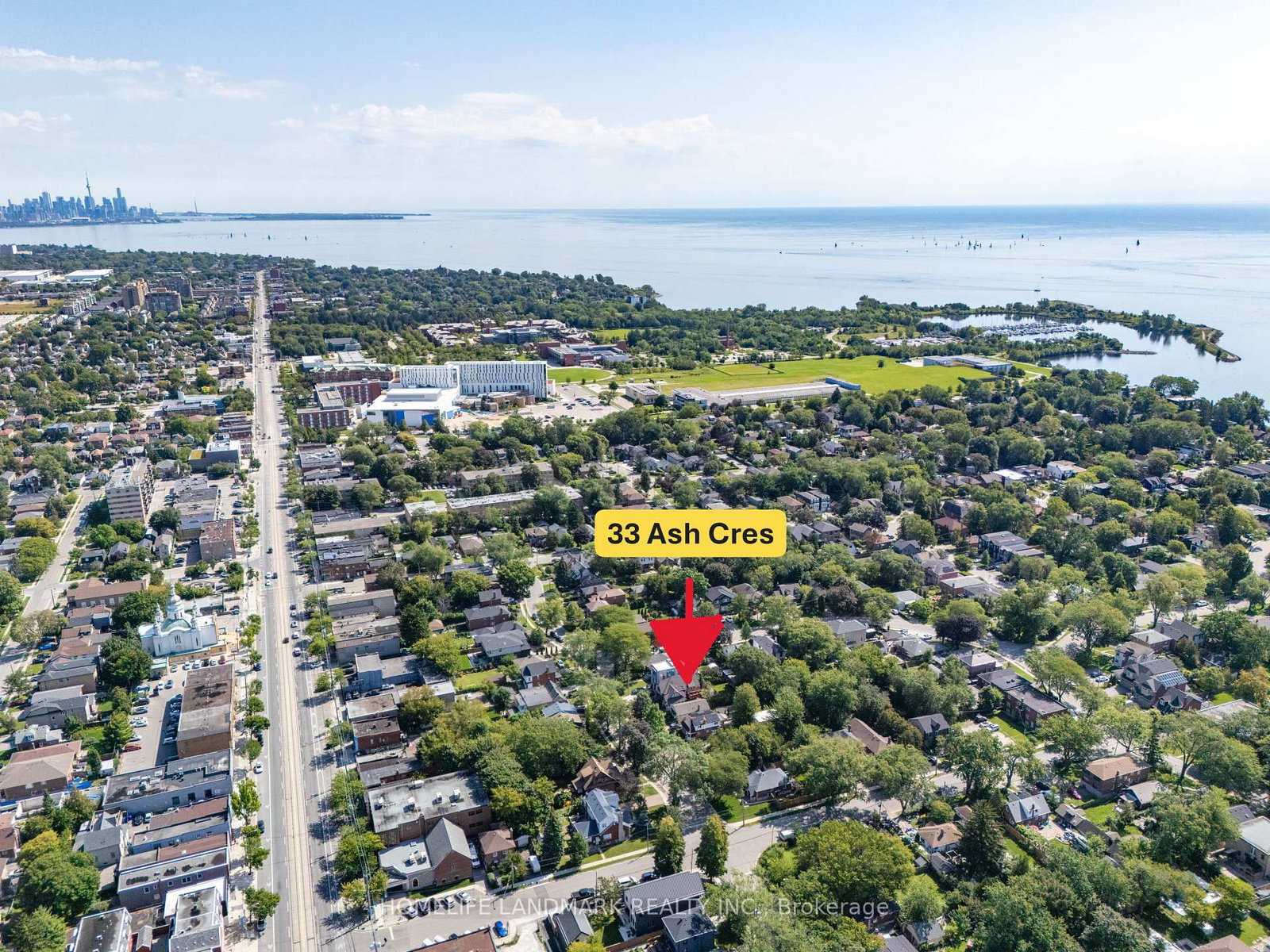 33 Ash Crescent • Toronto, ON photo 2