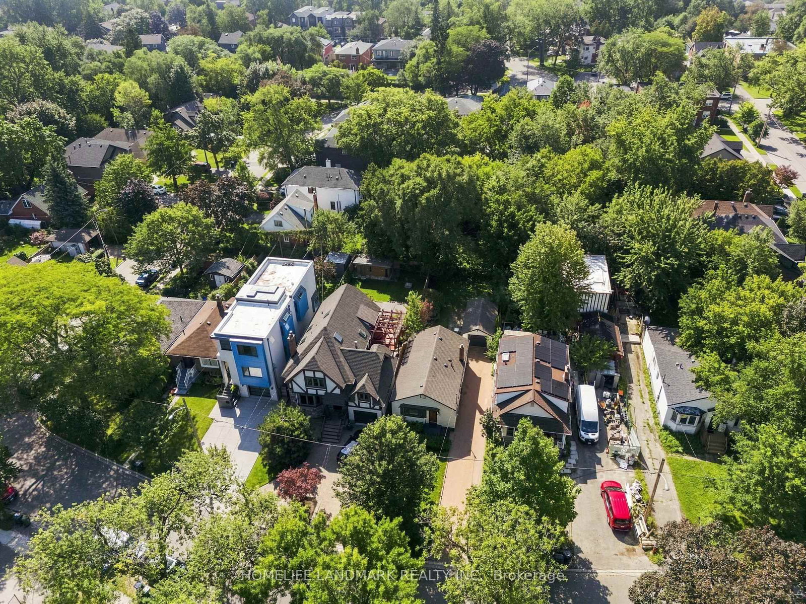 33 Ash Crescent • Toronto, ON photo 32