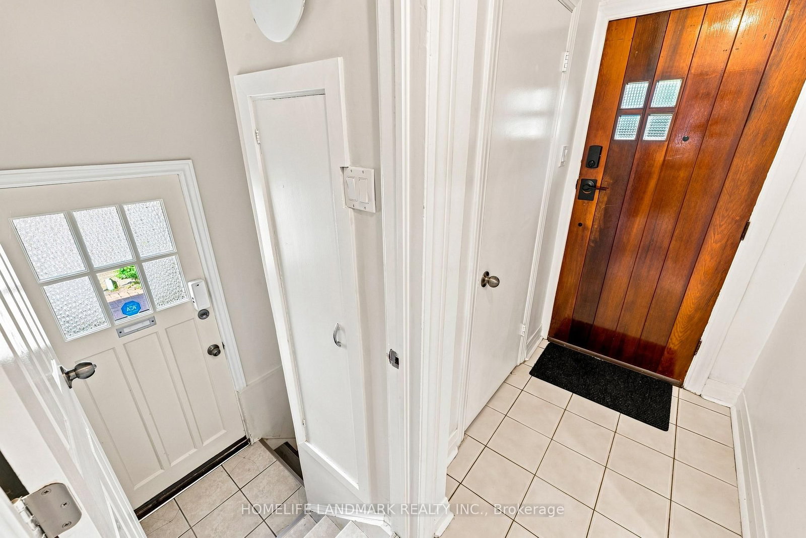 33 Ash Crescent • Toronto, ON photo 6