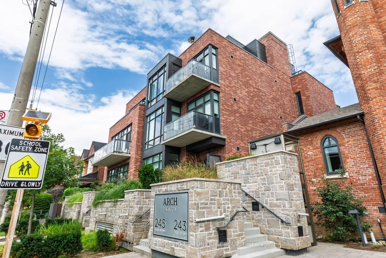 245 Perth Avenue • #304 • Toronto, ON photo 25