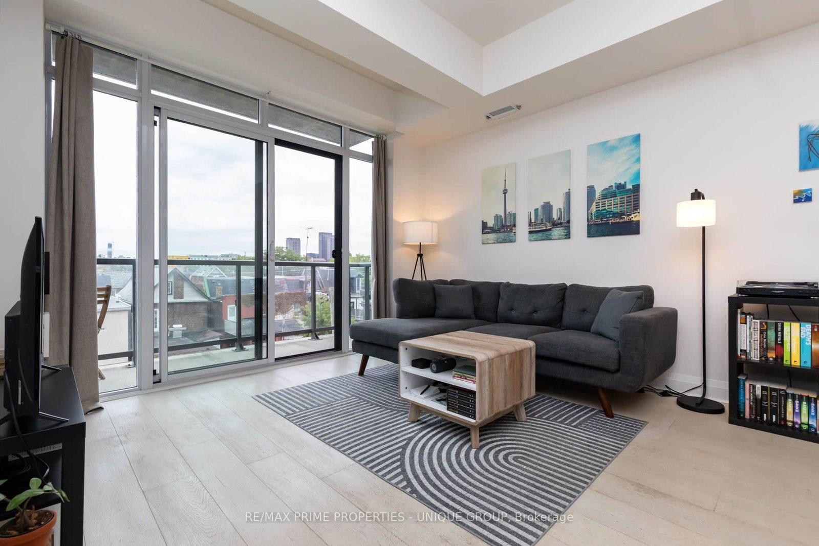 245 Perth Avenue • #304 • Toronto, ON photo 3