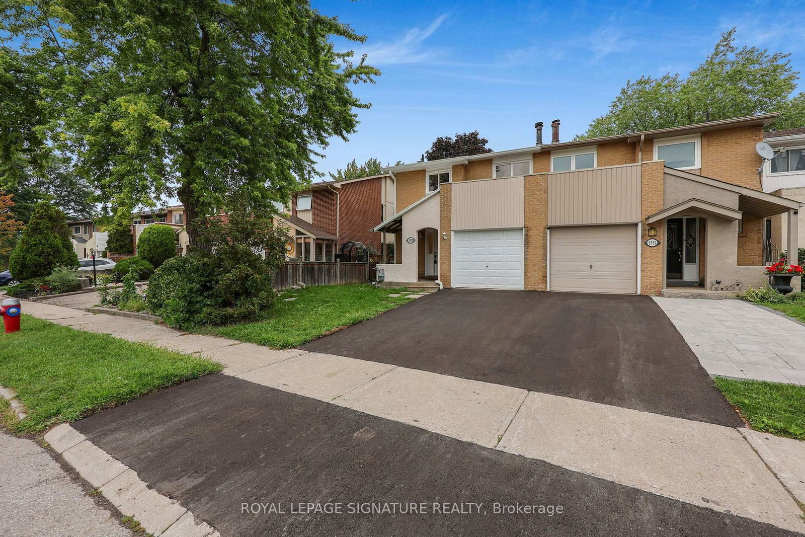 5950 Chidham Crescent • Mississauga, ON photo 2