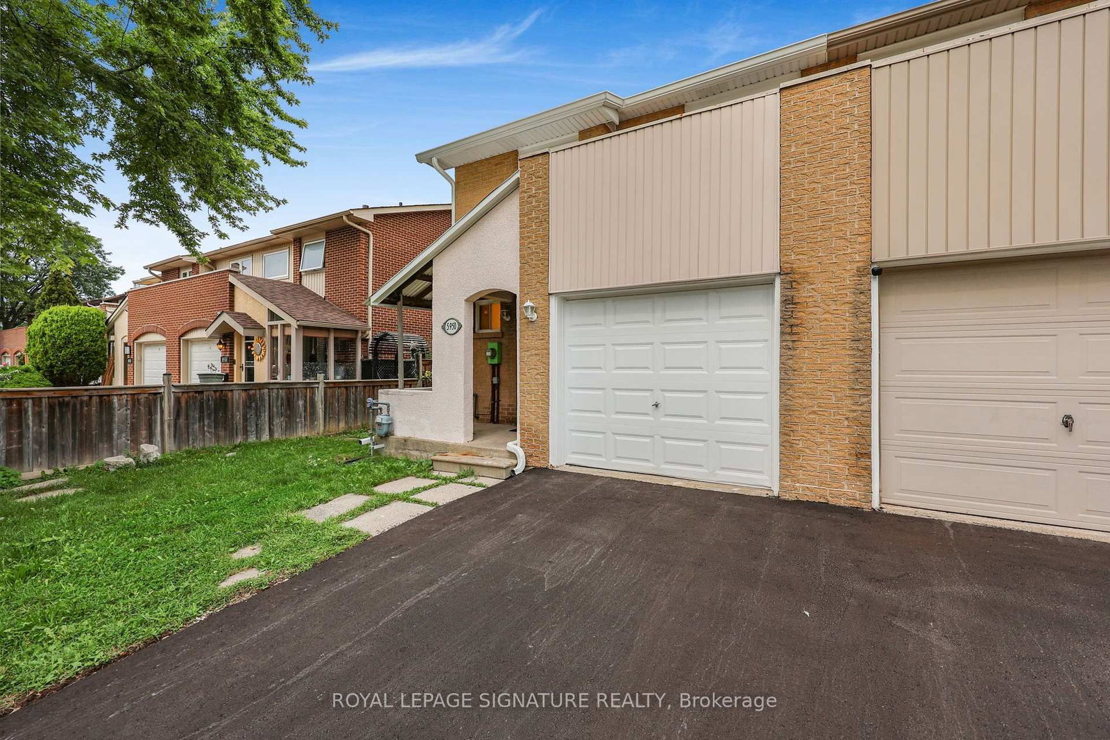 5950 Chidham Crescent • Mississauga, ON photo 4