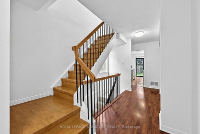 5950 Chidham Crescent • Mississauga, ON photo 9