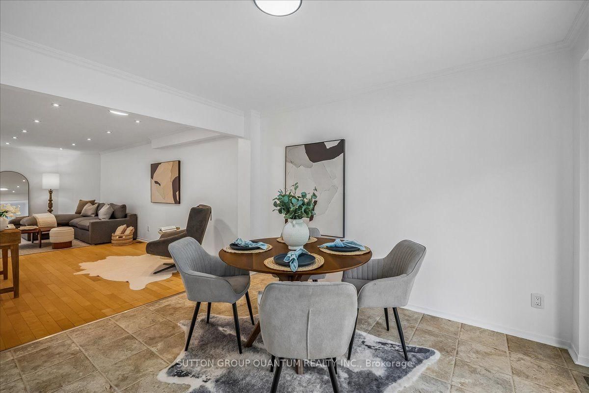 1023 Runnymead Crescent • Oakville, ON photo 12