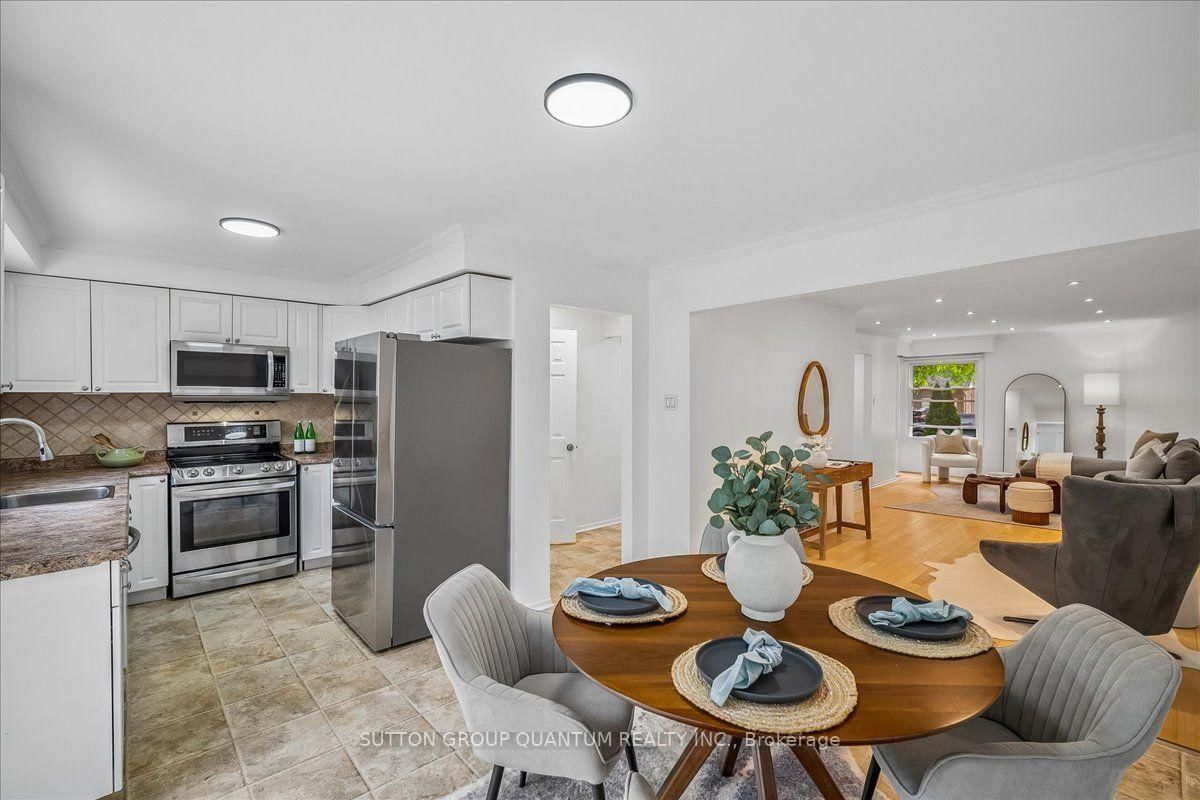 1023 Runnymead Crescent • Oakville, ON photo 13