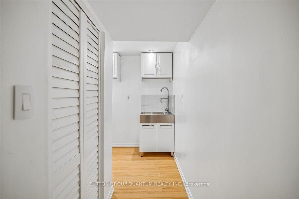 1023 Runnymead Crescent • Oakville, ON photo 32