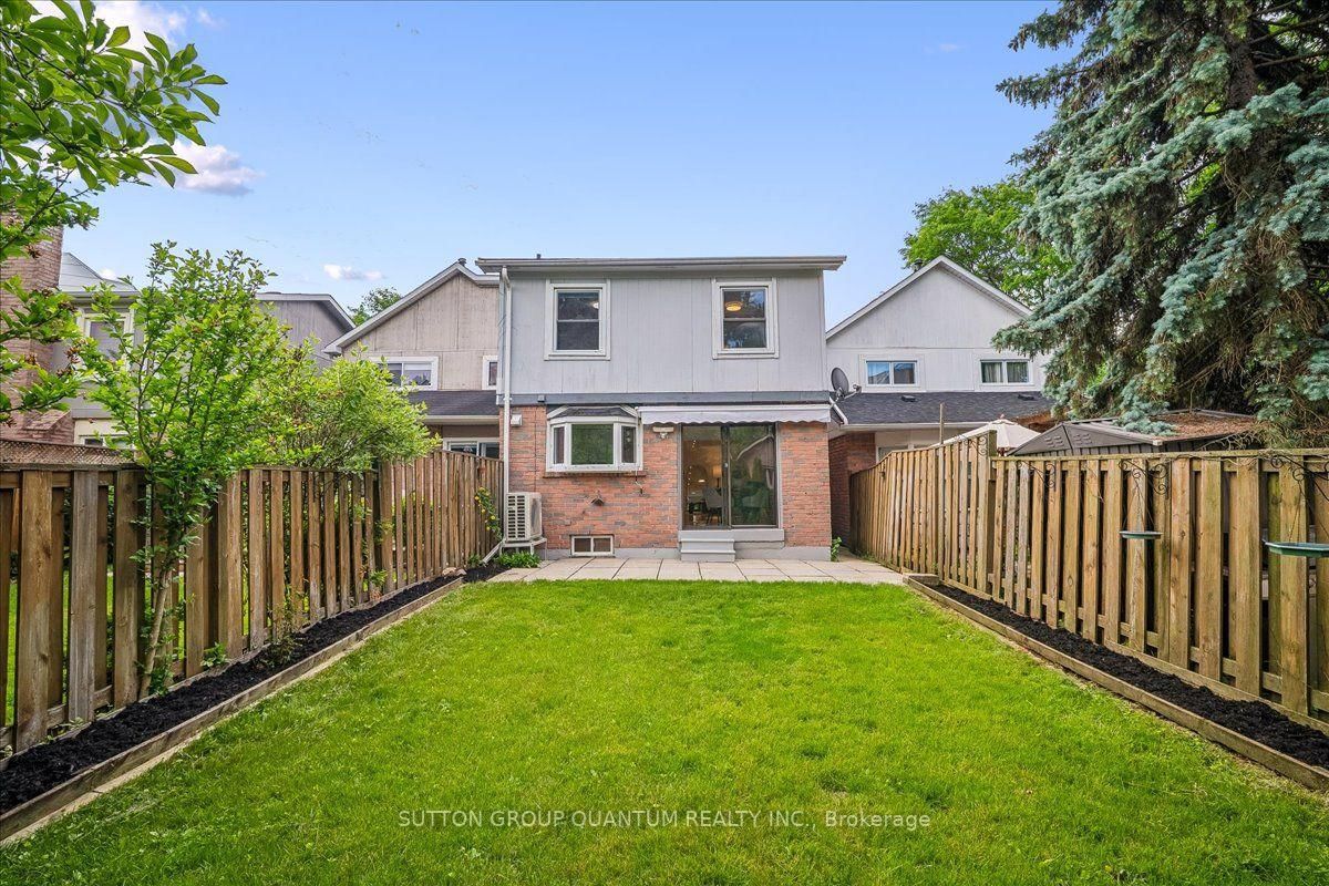 1023 Runnymead Crescent • Oakville, ON photo 38