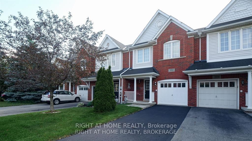 3956 Stardust Drive • Mississauga, ON photo 2