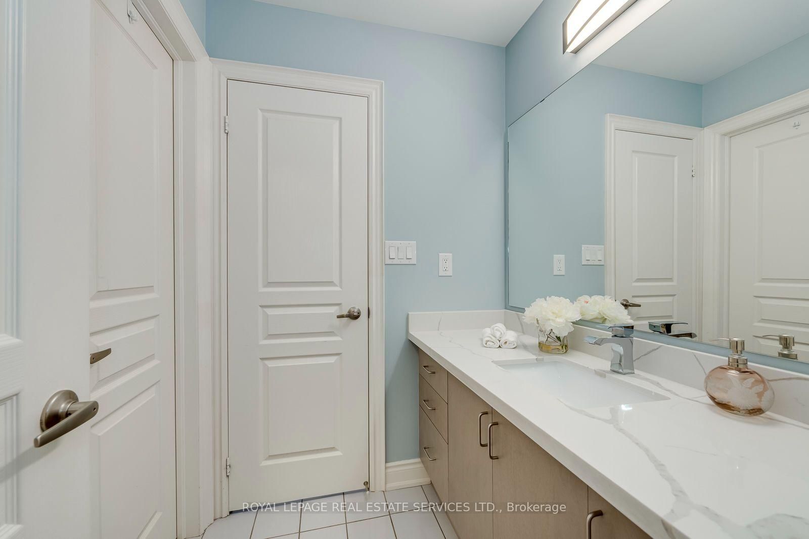 3087 Streamwood Pass • Oakville, ON photo 32