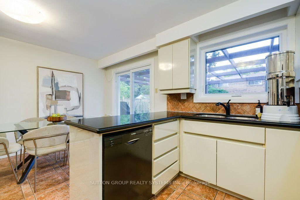 93 Poplar Heights Drive • Toronto, ON photo 16