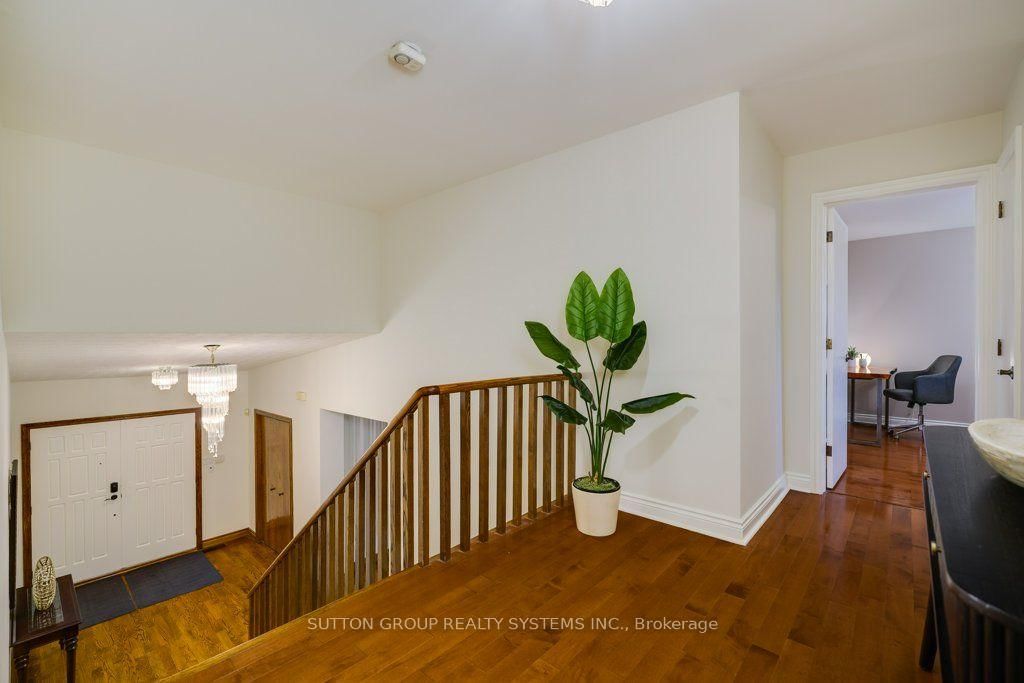 93 Poplar Heights Drive • Toronto, ON photo 25