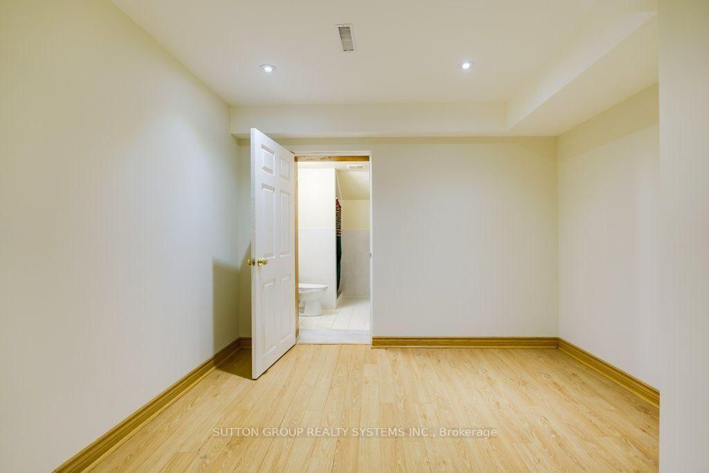 93 Poplar Heights Drive • Toronto, ON photo 39