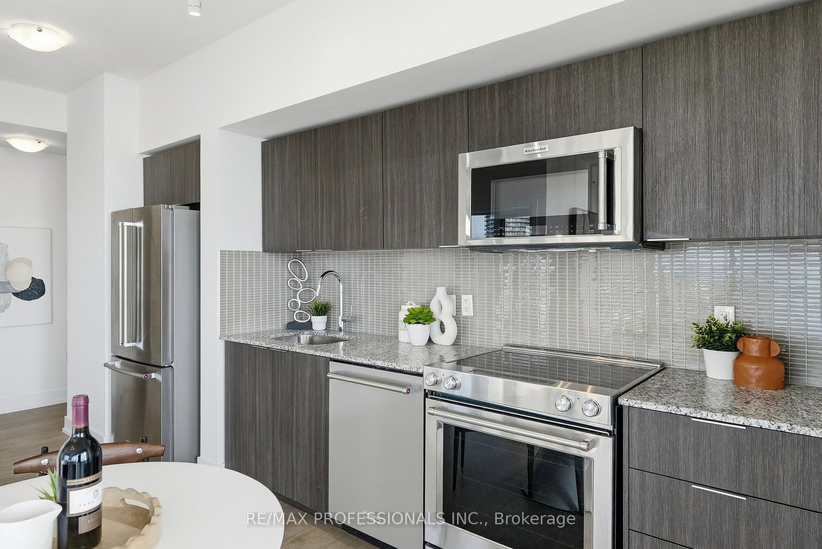 30 Shore Breeze Drive • #2418 • Toronto, ON photo 10